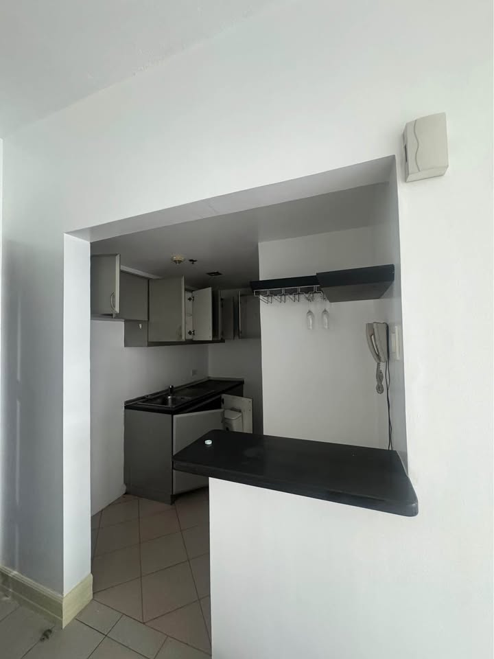 Studio For Rent in Forbeswood Parklane Tower 1 at BGC Taguig, Property ID: JP023