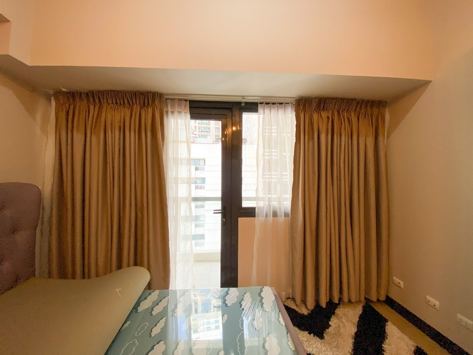 Studio in Salcedo Skysuites Salcedo Village Makati Condo for Rent Property ID: RT006 — photo 3