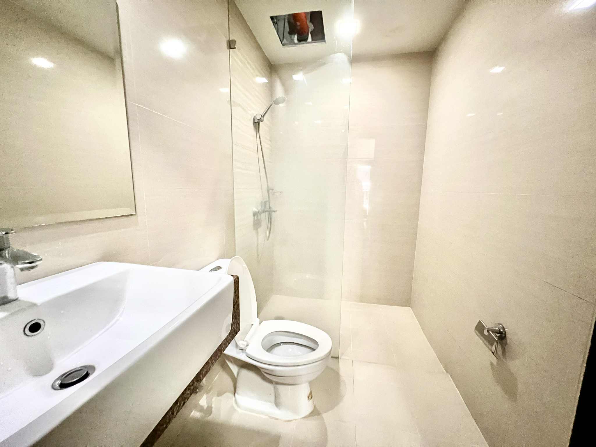 Studio in Salcedo Skysuites Salcedo Village Makati Condo for Rent Property ID: RT007 — photo 4