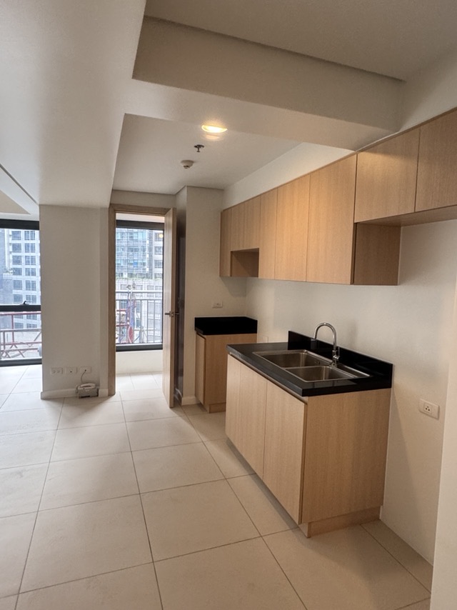 1 Bedroom in The Gentry Residences Salcedo Village Makati City Condo for Sale Property ID: RT008 — photo 3