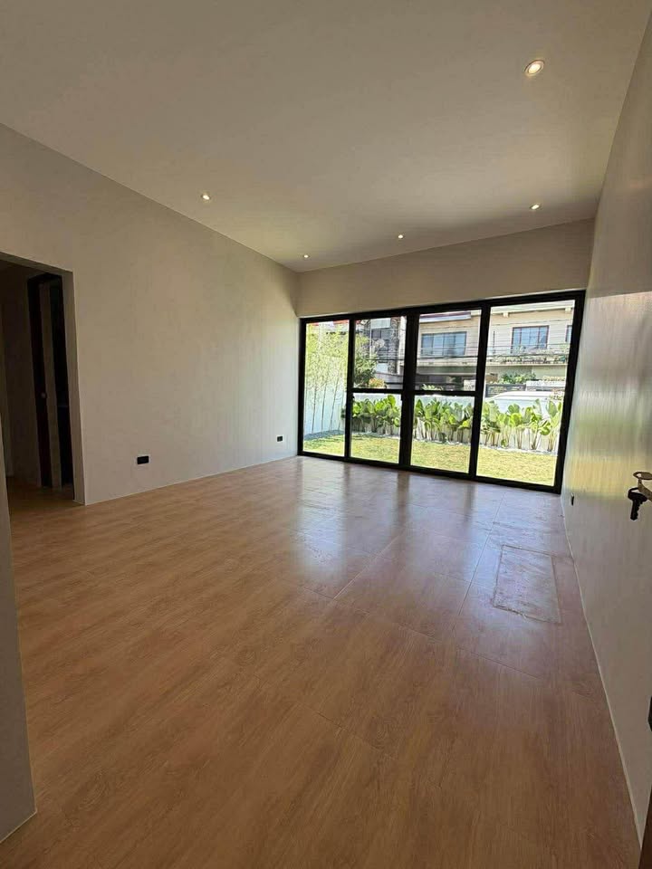 4 Bedroom House for Sale in Northwest BF Homes Paranaque. Property ID: FM019 — photo 3