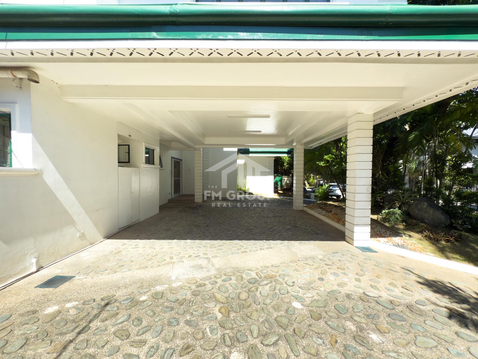 House with Swimming Pool for Rent in Ayala Alabang Village. Property ID: FM022 — photo 3