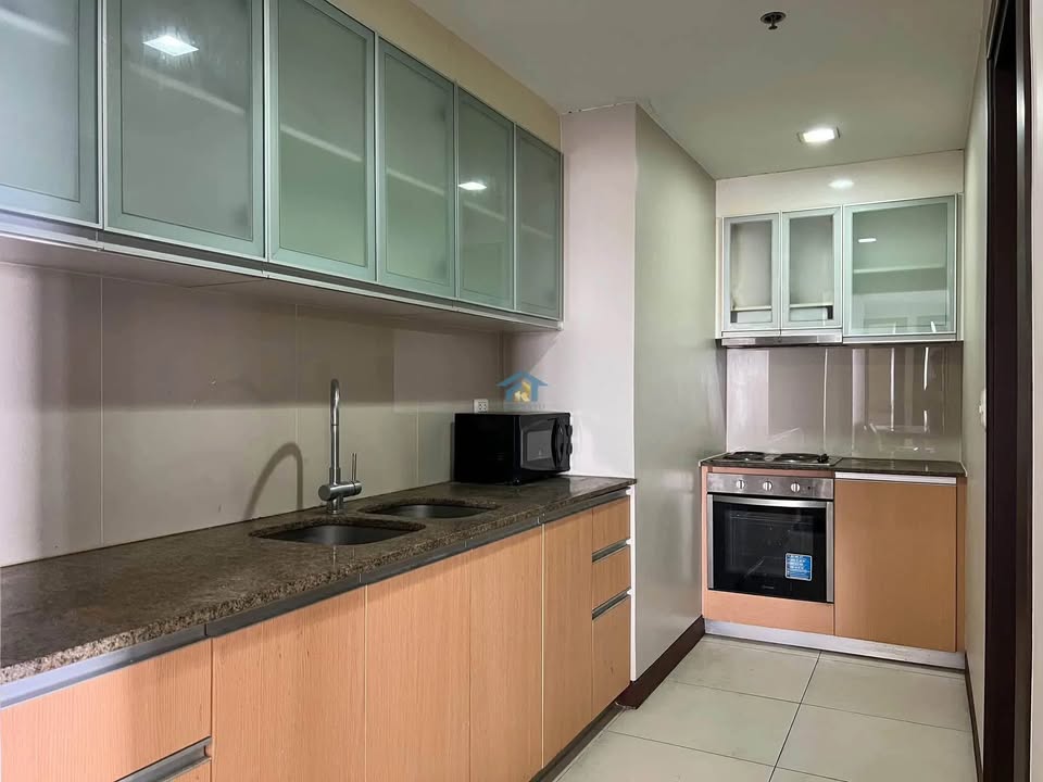3 Bedroom in Three Central Salcedo Village Makati Condo for Rent Property ID: FM023