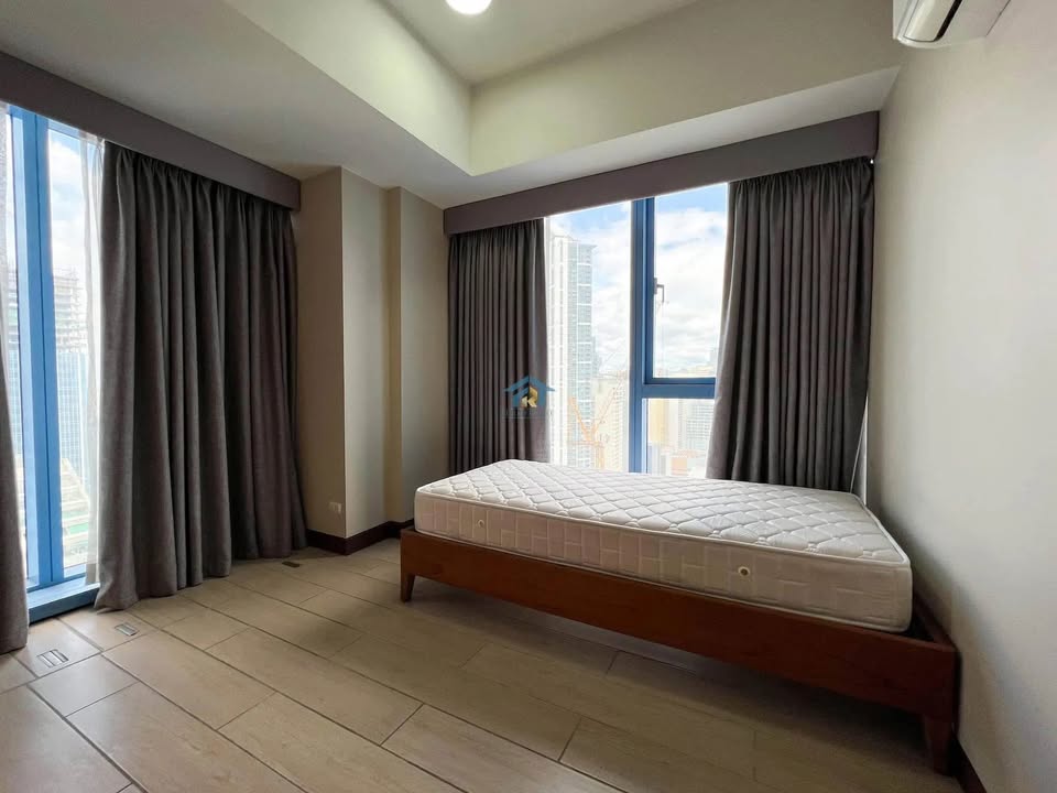 3 Bedroom in Three Central Salcedo Village Makati Condo for Rent Property ID: FM023 — photo 8