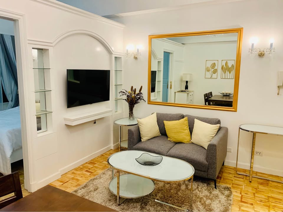 1 Bedroom For Rent in BSA Tower Residences w/ Balcony at Legaspi Makati City, Property ID: JP029
