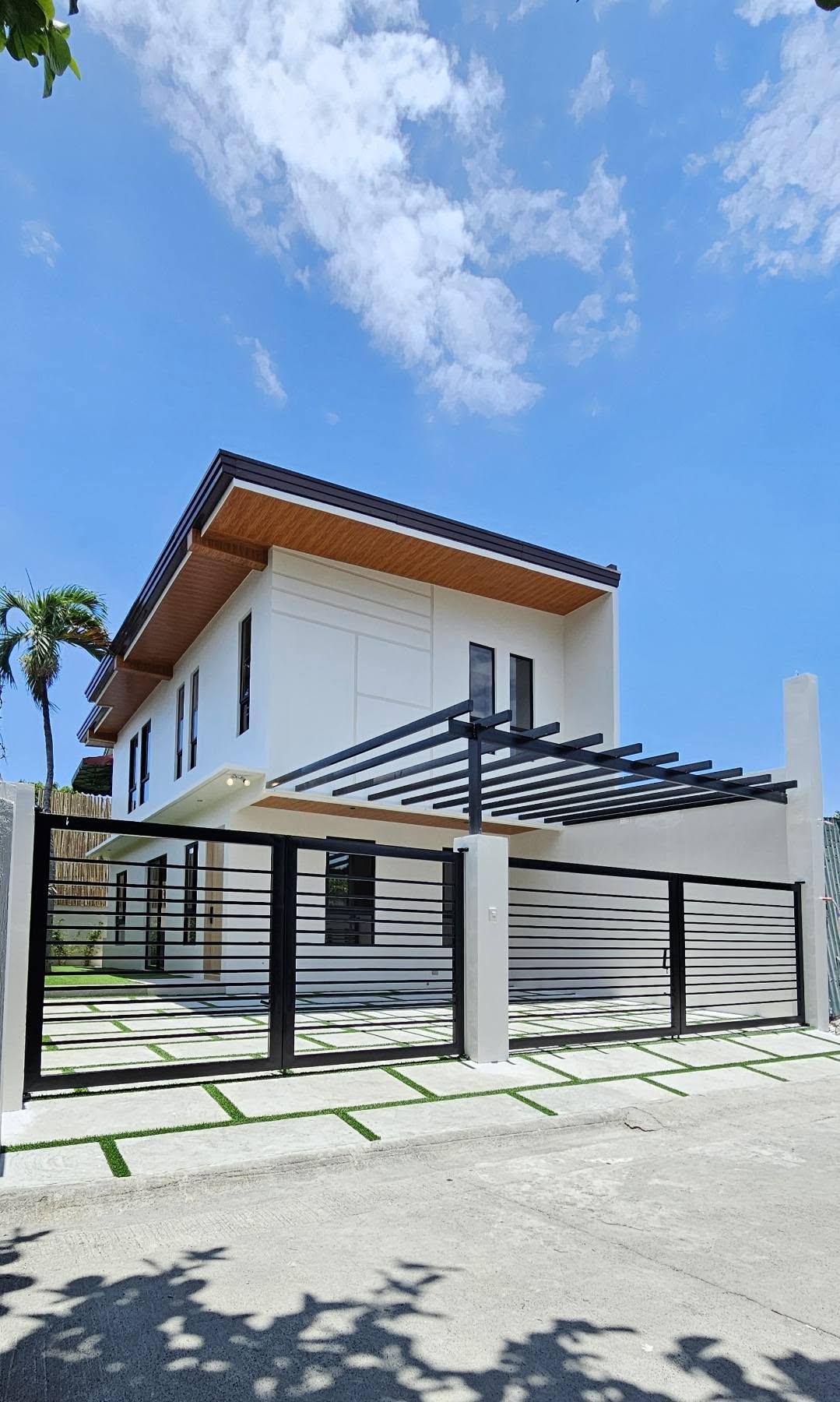BrandNew 3 Bedroom Sigle Detached House in BF Homes Las Pinas for Sale Property ID: RT011 — photo 1