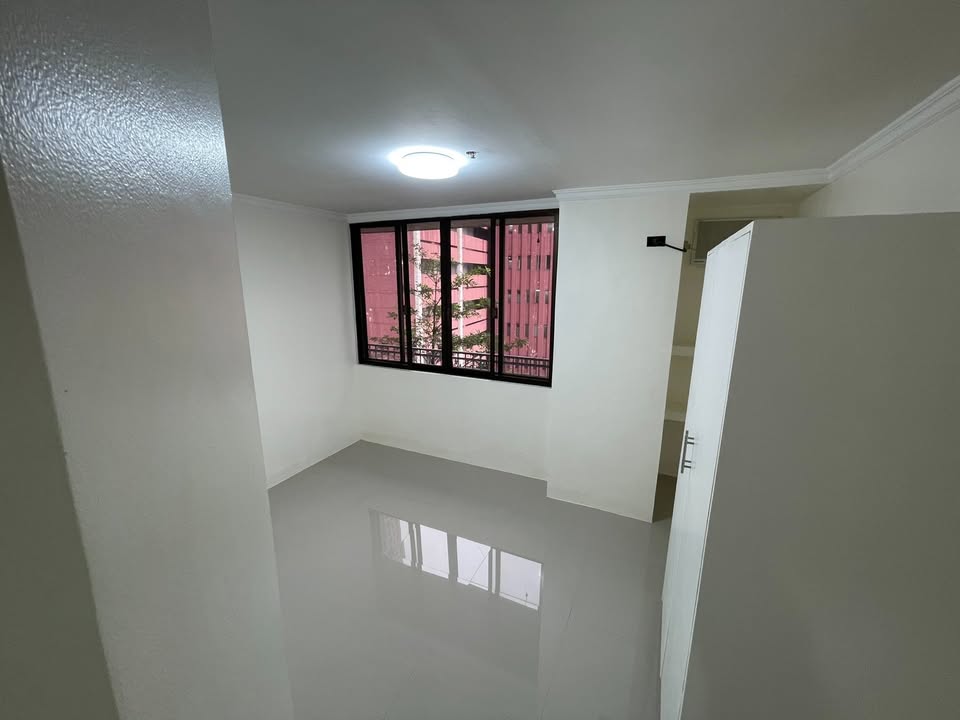 3 Bedroom in Skyland Plaza Makati City Condo for Rent Property ID: RT017 — photo 2