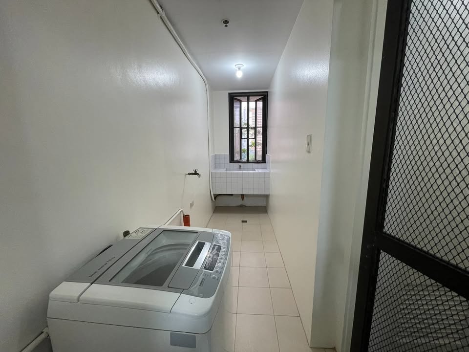 3 Bedroom in Skyland Plaza Makati City Condo for Rent Property ID: RT017 — photo 4