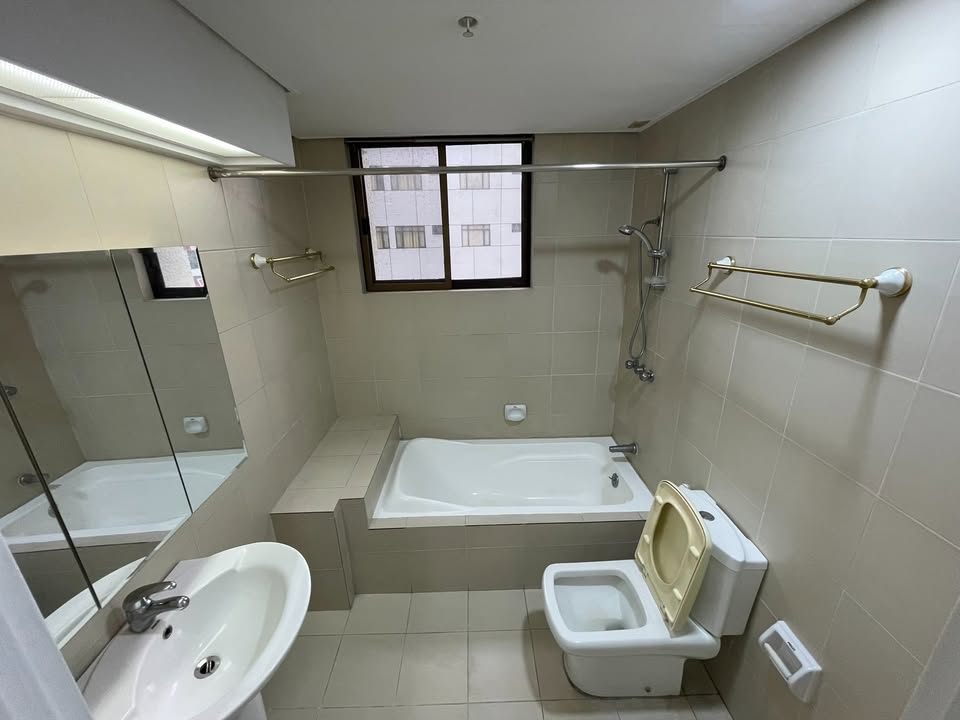 3 Bedroom in Skyland Plaza Makati City Condo for Rent Property ID: RT017 — photo 9