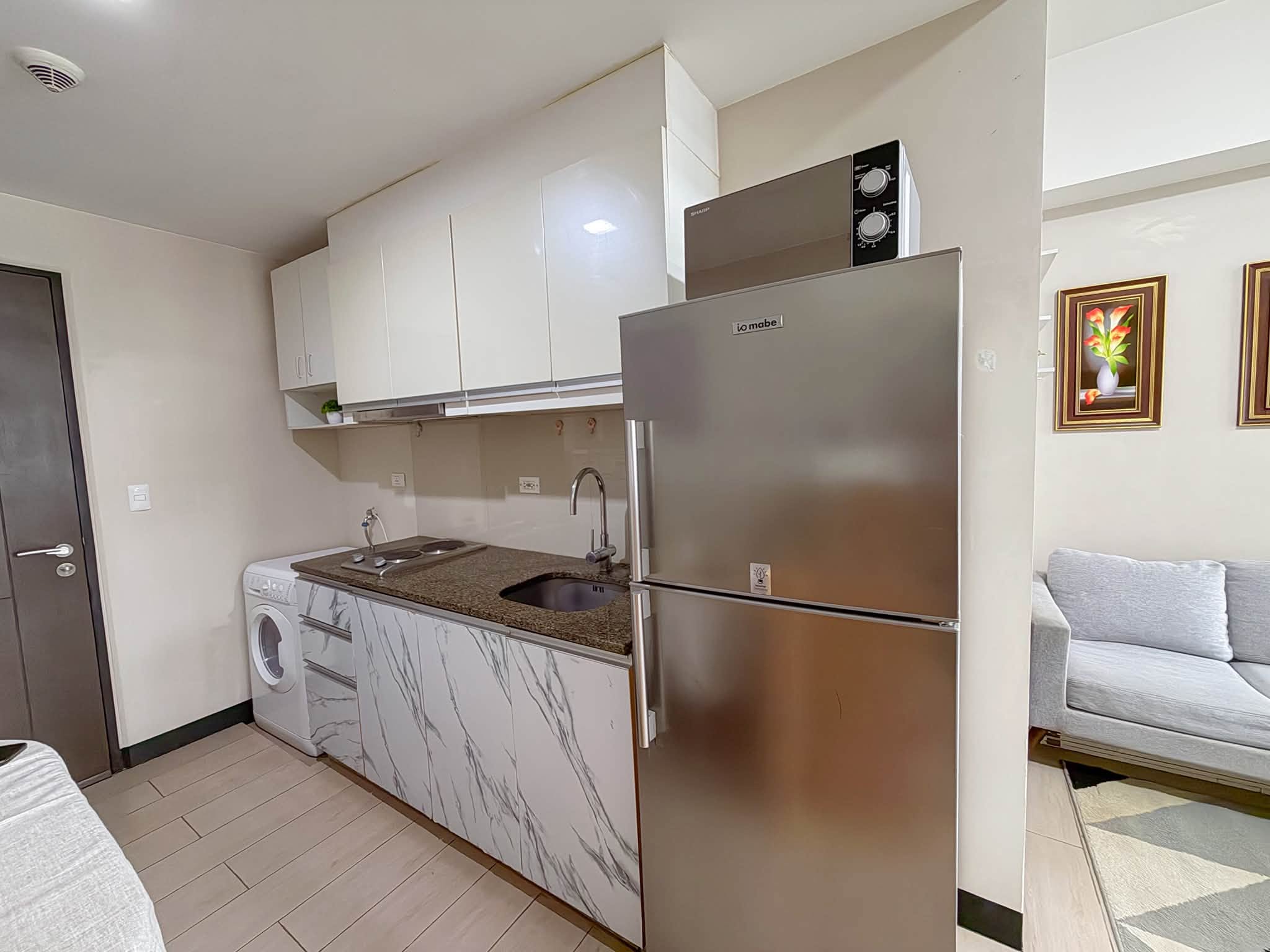 Studio For Rent in Salcedo Skysuites at Salcedo Makati City, Property ID: JP033 — photo 6
