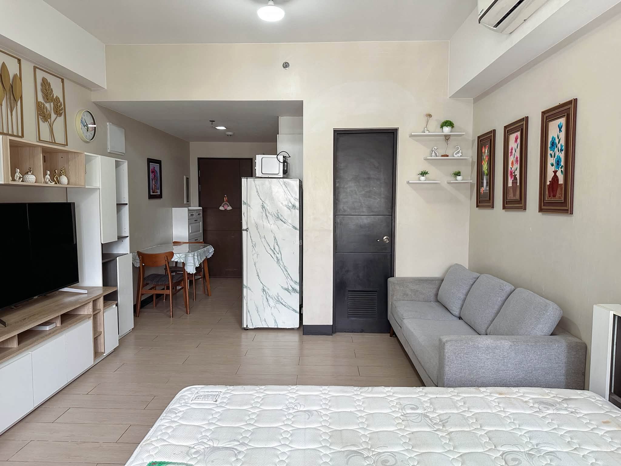 Studio For Rent in Salcedo Skysuites at Salcedo Makati City, Property ID: JP033 — photo 7