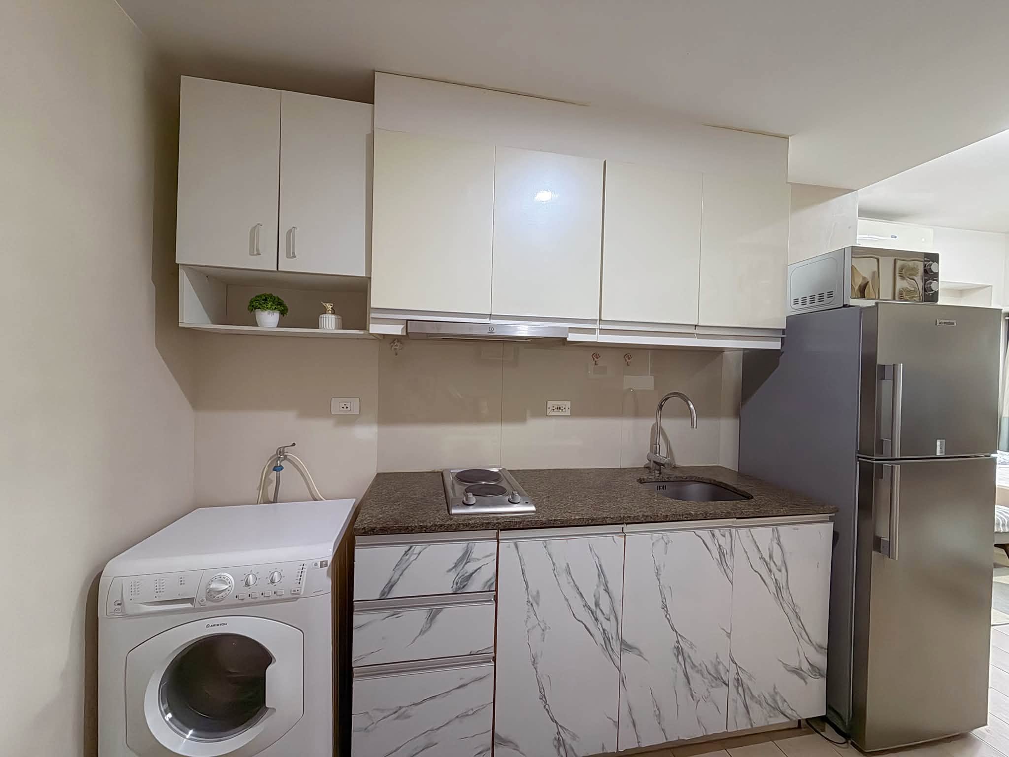 Studio For Rent in Salcedo Skysuites at Salcedo Makati City, Property ID: JP033 — photo 8