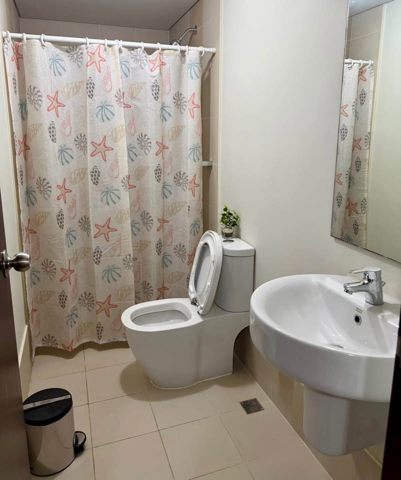 2 Bedroom in Kroma Tower Legaspi Village Makati Condo for Sale Property ID: RT018 — photo 8