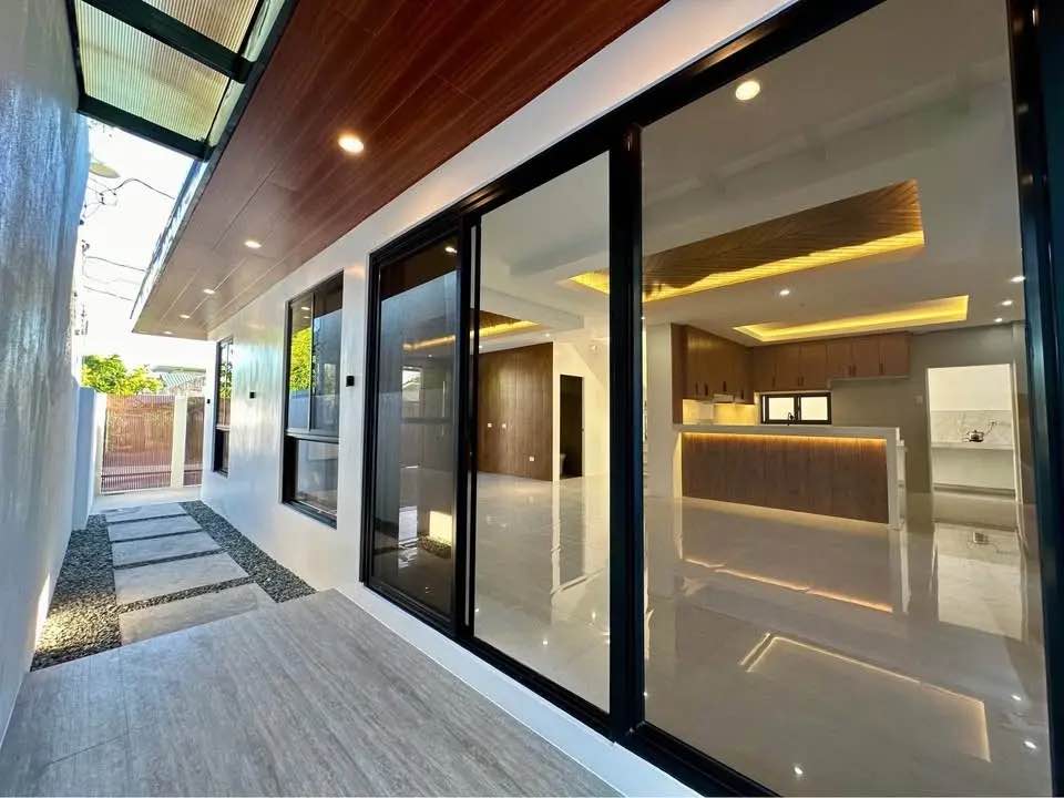 Brand New 5 Bedroom House for Rent in BF Homes, BF Northwest Paranaque City Property ID: RT020 — photo 2