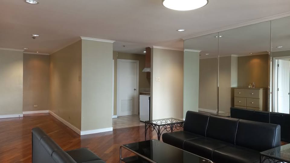 3 Bedroom in West of Ayala Makati Condo for Sale Property ID:RT022 — photo 1