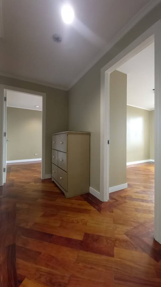 3 Bedroom in West of Ayala Makati Condo for Sale Property ID:RT022 — photo 2