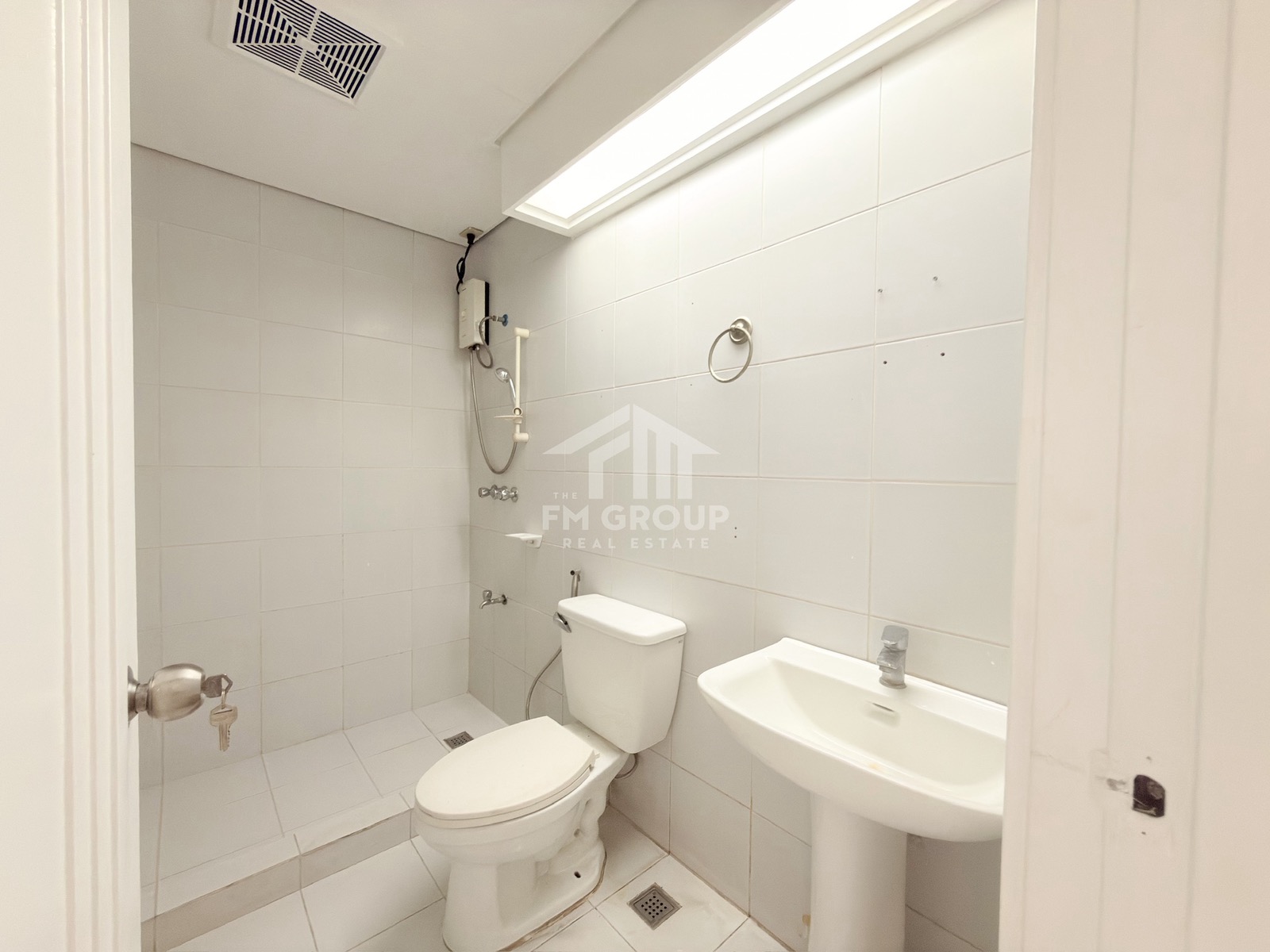 3 Bedroom in Skyland Plaza Makati City Condo for Rent Property ID: RT017 — photo 3