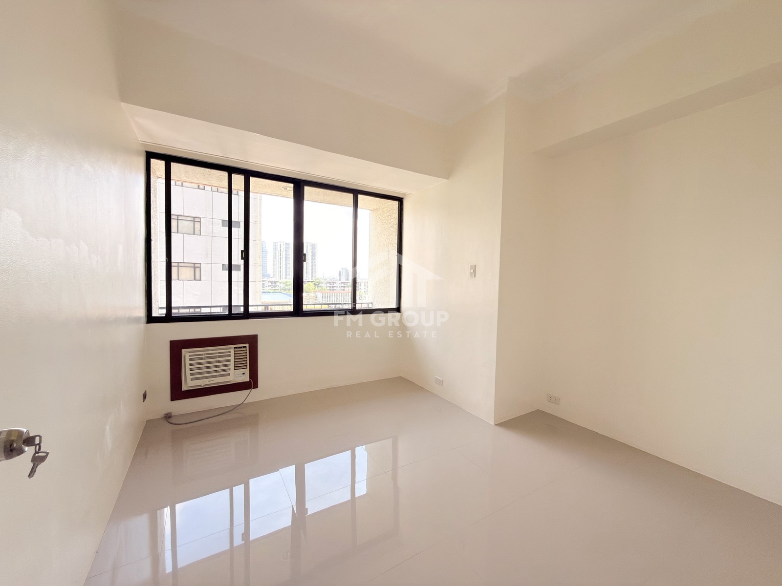 3 Bedroom in Skyland Plaza Makati City Condo for Rent Property ID: RT017 — photo 4