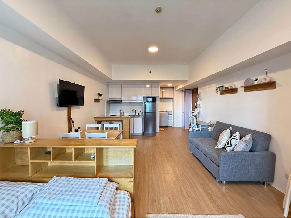Studio in Icon Plaza BGC Taguig Condo for Rent Property ID: RT025 — photo 1