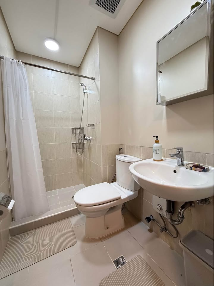 Studio in Icon Plaza BGC Taguig Condo for Rent Property ID: RT025 — photo 8