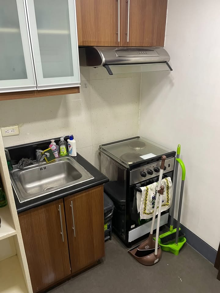 Studio in Greenbelt Excelsior Legaspi Village, Makati City Condo for Rent Property ID: RT029 — photo 3