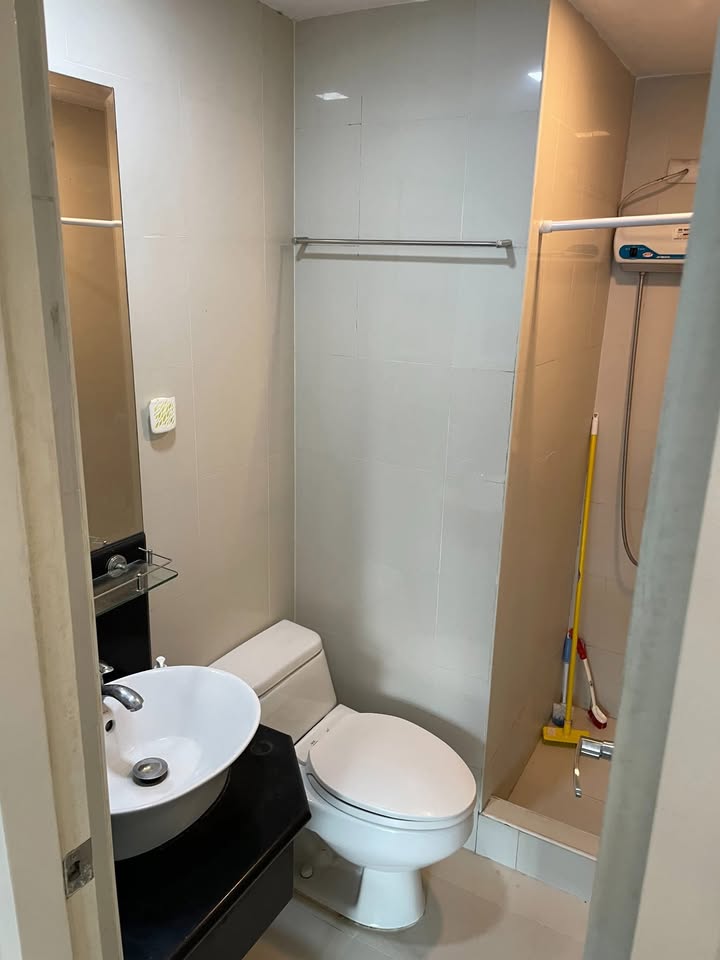 Studio in Greenbelt Excelsior Legaspi Village, Makati City Condo for Rent Property ID: RT029 — photo 4