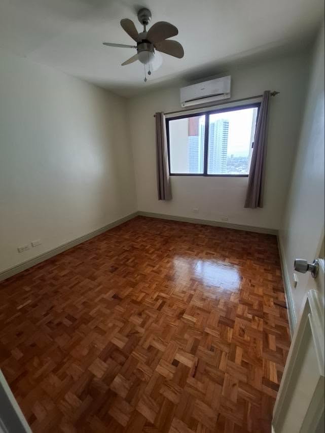 3 Bedroom in Westgate Plaza Salcedo Village, Makati City Condo for Rent Property ID: RT030 — photo 9