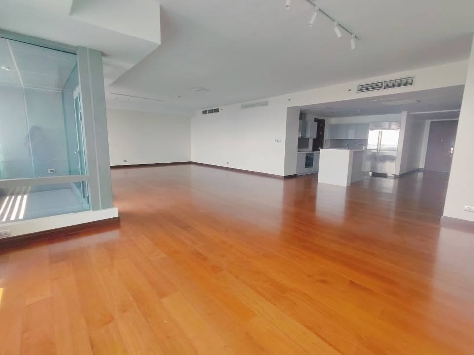 3 Bedroom in Horizon Homes Shangri La at The Fort BGC Taguig Condo for Rent Property ID: RT035 — photo 2
