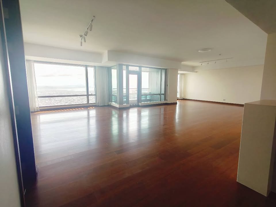 3 Bedroom in Horizon Homes Shangri La at The Fort BGC Taguig Condo for Rent Property ID: RT035 — photo 8