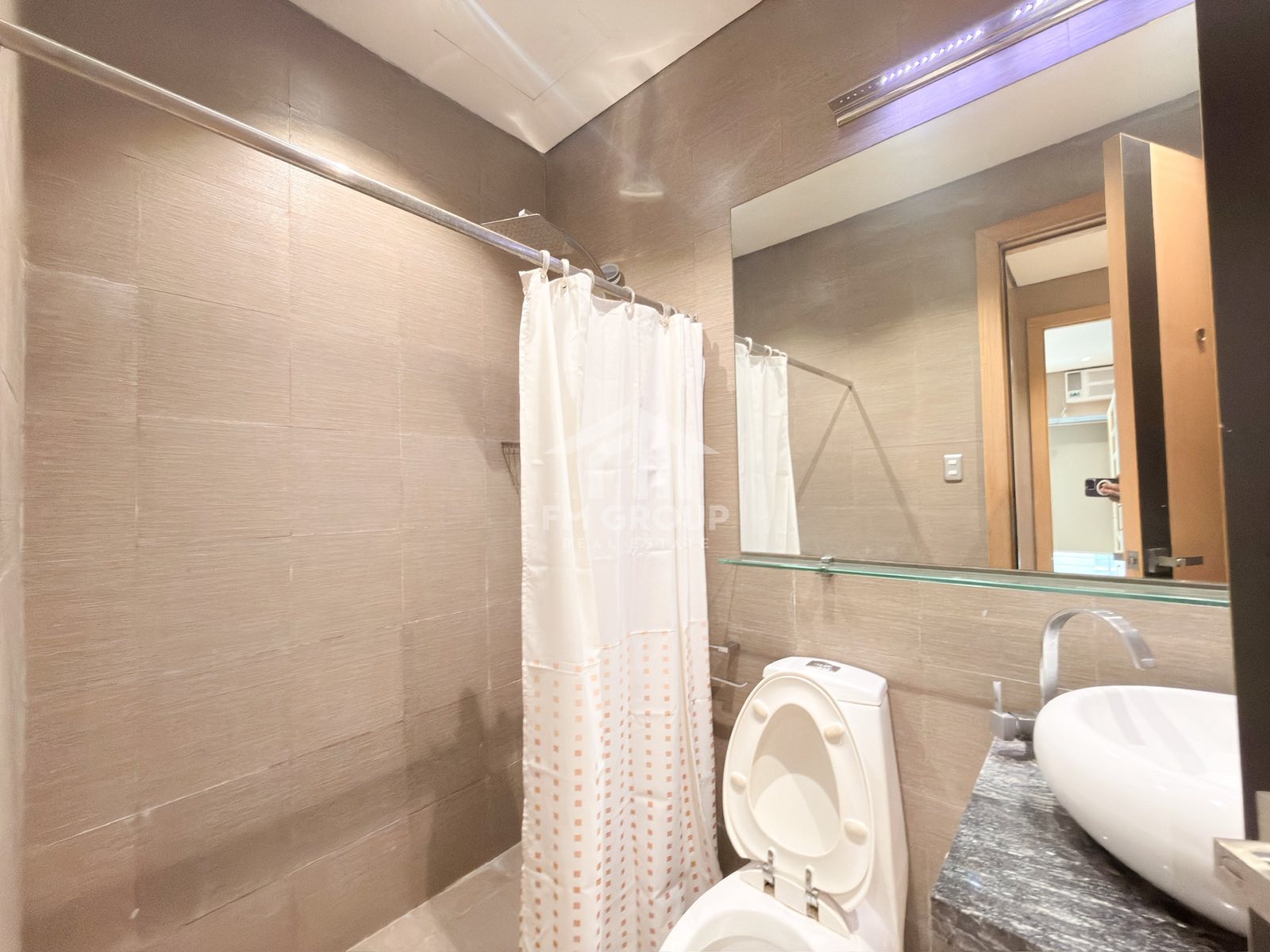 2 Bedroom 90sqm for Rent in The Luxe Residences BGC Taguig. Property ID: FM030 — photo 3