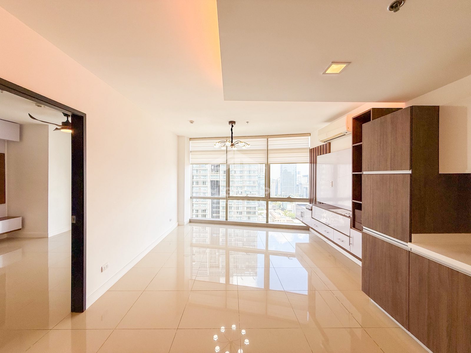 2 Bedroom for Rent in East Gallery Place BGC Taguig. Property ID: FM036 — photo 2