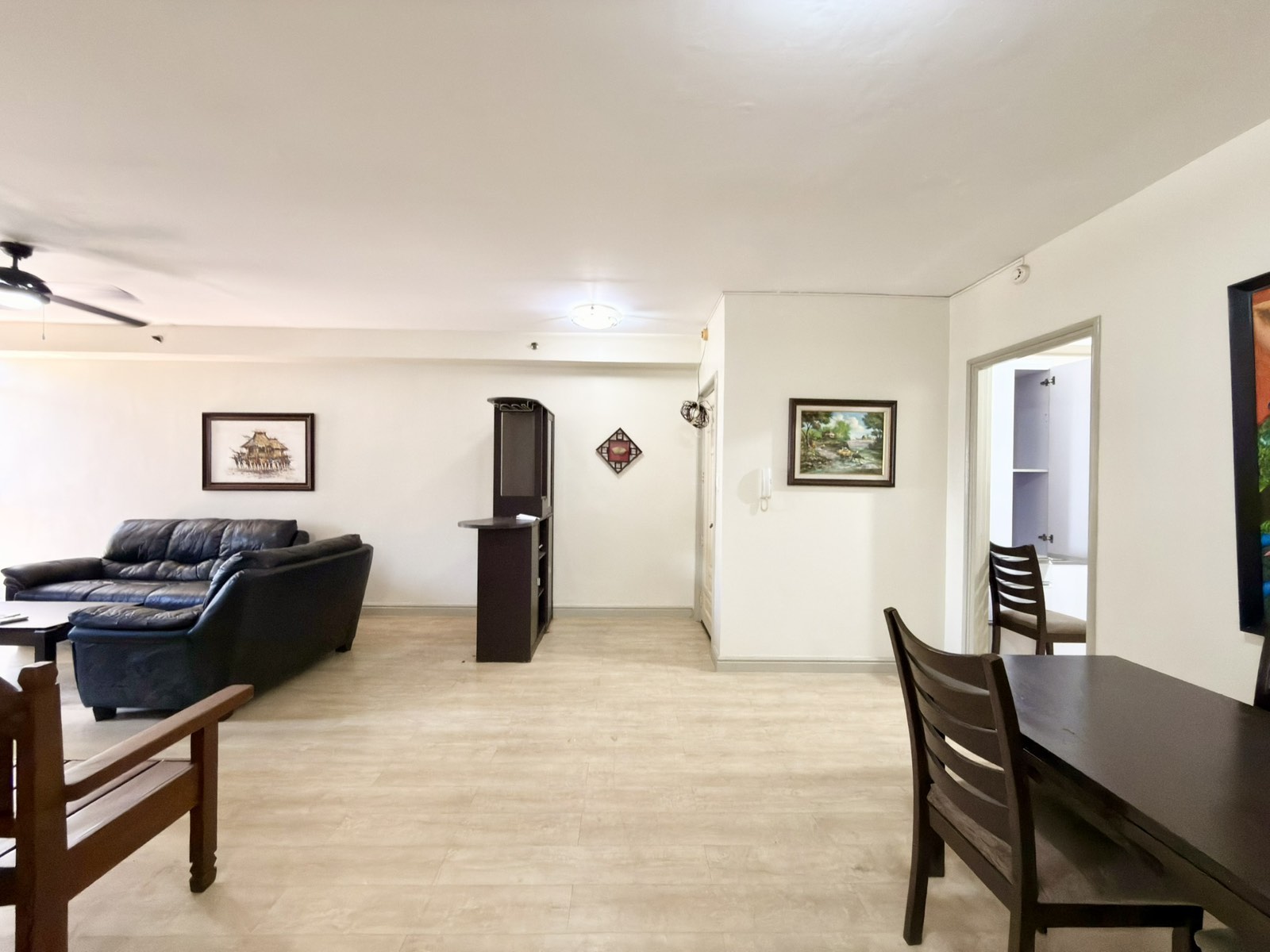 3 Bedroom in Westgate Plaza Salcedo Village, Makati City Condo for Rent Property ID: RT030