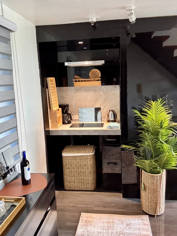 1 Bedroom Loft Type unit in Eton Parkview Greenbelt Makati Condo for Sale Property ID: RT037 — photo 3
