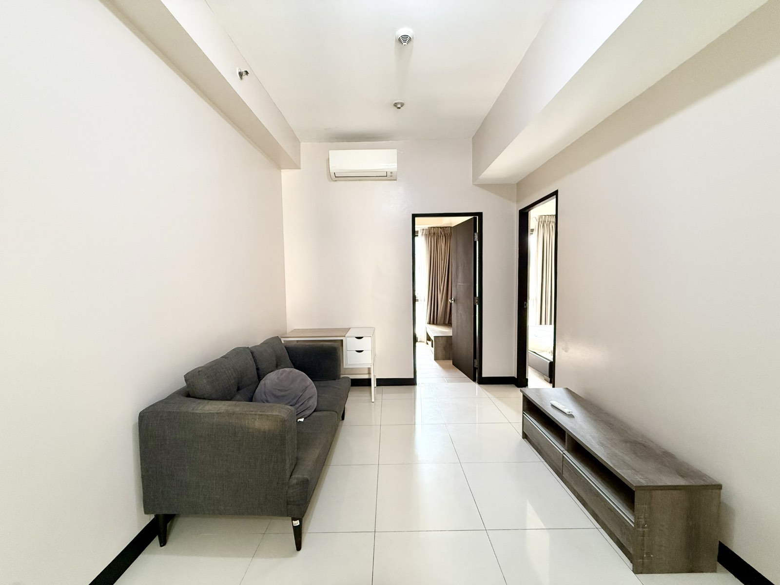 2 Bedroom in Greenbelt Hamilton Tower 1 Legaspi Village Makati Condo for Rent Property ID: FM043 — photo 2