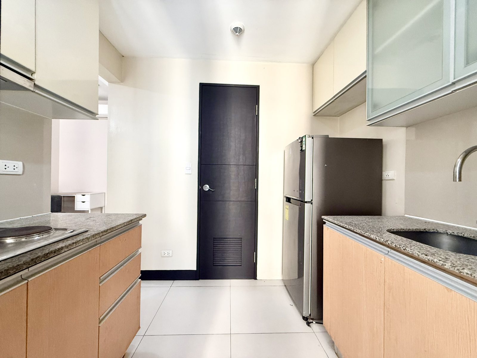 2 Bedroom in Greenbelt Hamilton Tower 1 Legaspi Village Makati Condo for Rent Property ID: FM043 — photo 3