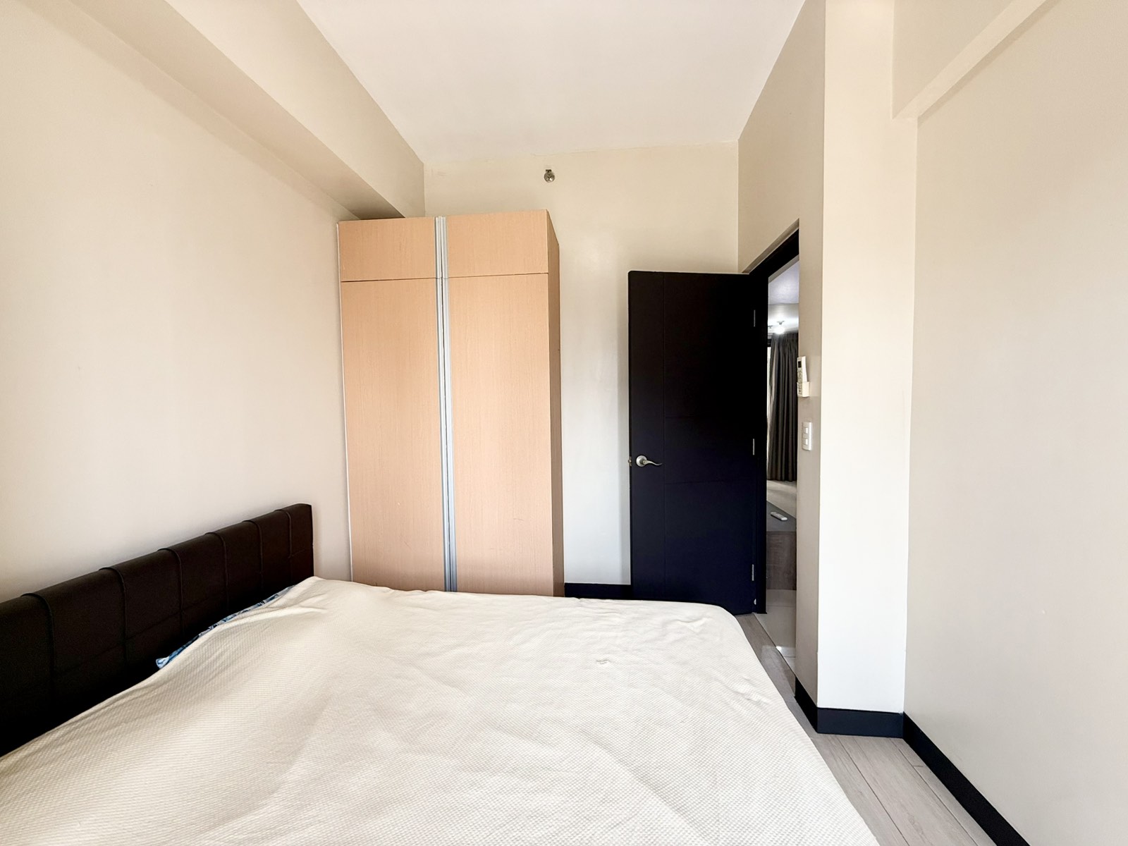 2 Bedroom in Greenbelt Hamilton Tower 1 Legaspi Village Makati Condo for Rent Property ID: FM043 — photo 4
