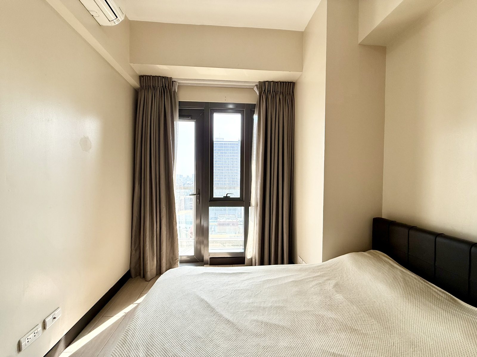 2 Bedroom in Greenbelt Hamilton Tower 1 Legaspi Village Makati Condo for Rent Property ID: FM043 — photo 6