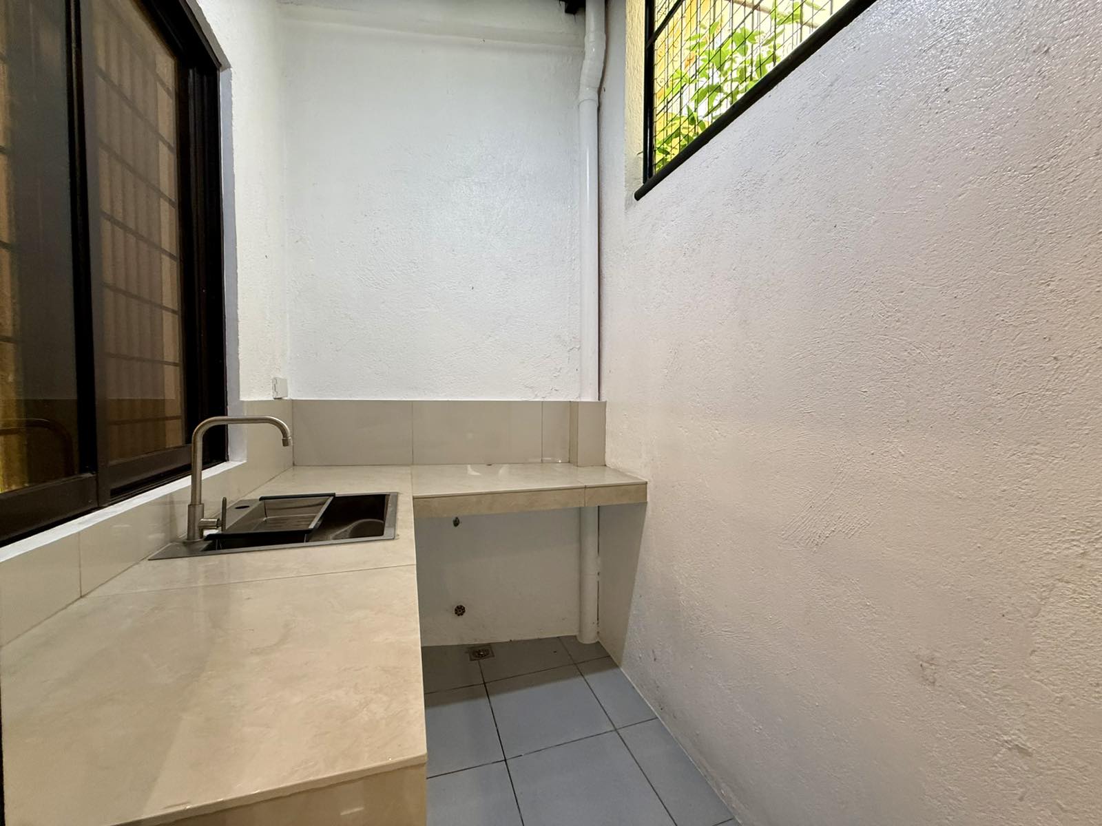 Brand New Duplex House for Sale in Fortunata Subdivion, San Isidro Paranaque. Property ID: FM035 — photo 8