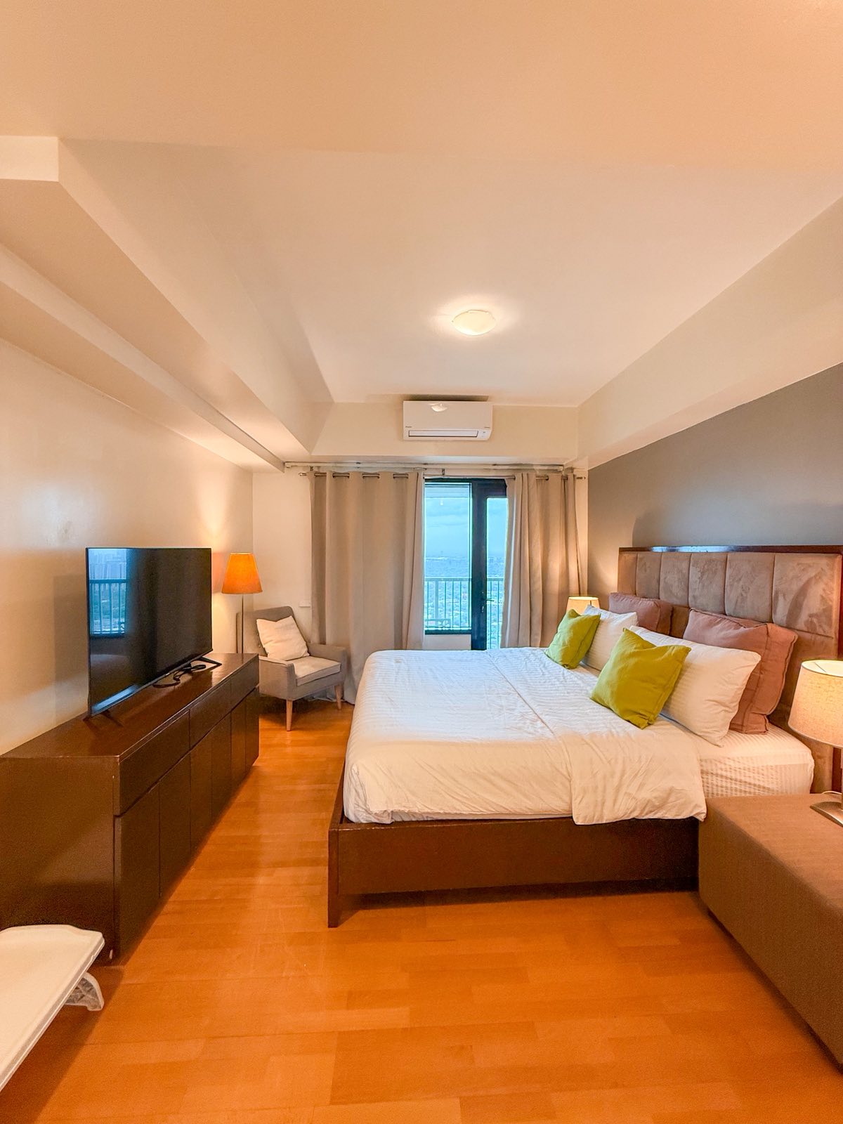 1 Bedroom in One Rockwell East Tower Loft Type Unit Makati Condo for Rent Property ID: FM047 — photo 5