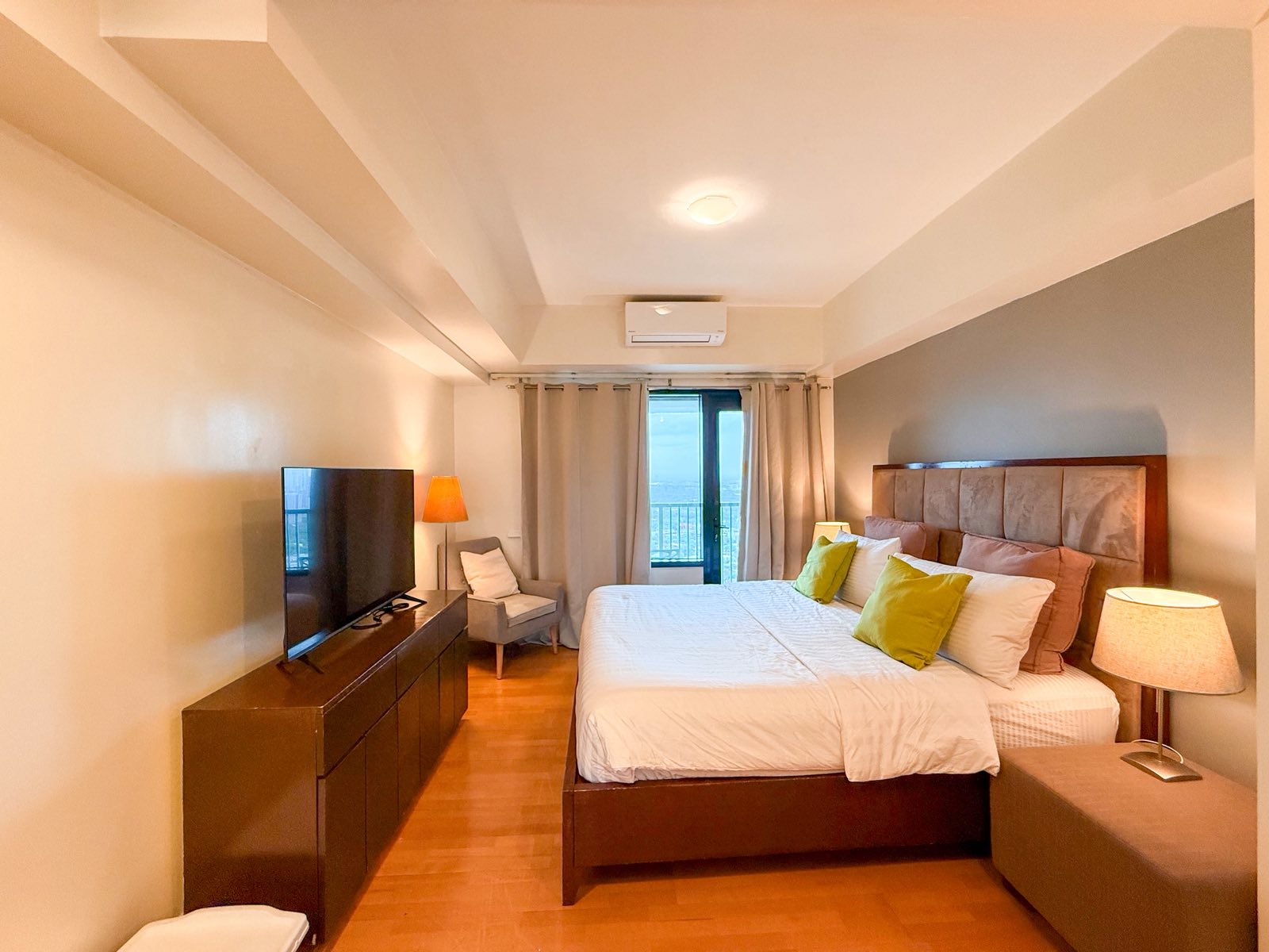 1 Bedroom in One Rockwell East Tower Loft Type Unit Makati Condo for Rent Property ID: FM047 — photo 9