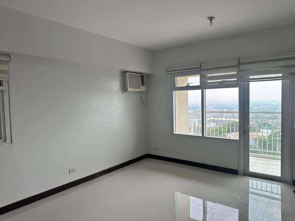 Studio in The Aston Two Serendra BGC Taguig City Condo for Sale Property ID: RT040 — photo 1