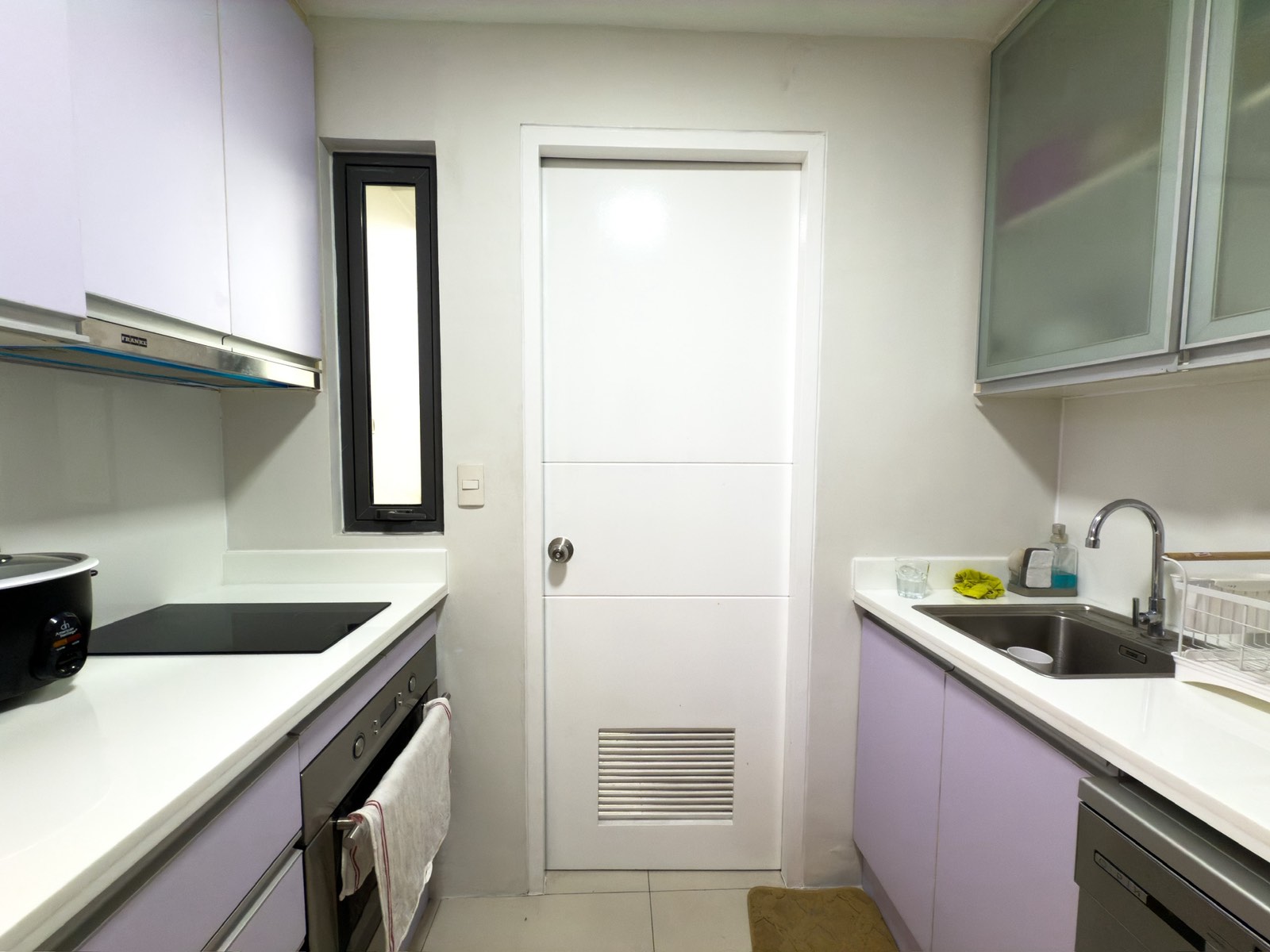 2 Bedroom for Rent in Greenbelt Hamilton Tower 1 Legaspi Makati. Property ID: FM050 — photo 2