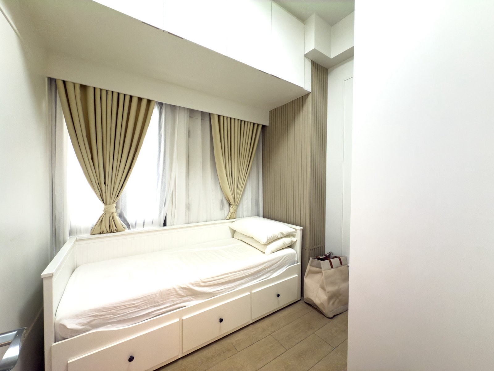 2 Bedroom for Rent in Greenbelt Hamilton Tower 1 Legaspi Makati. Property ID: FM050 — photo 6