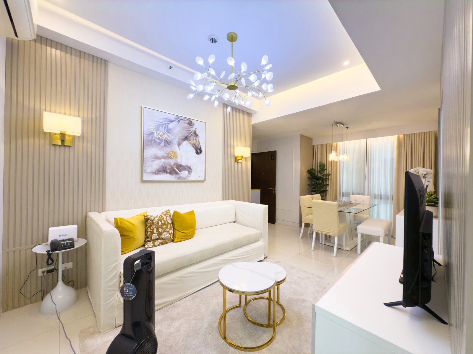 2 Bedroom for Rent in Greenbelt Hamilton Tower 1 Legaspi Makati. Property ID: FM050 — photo 8