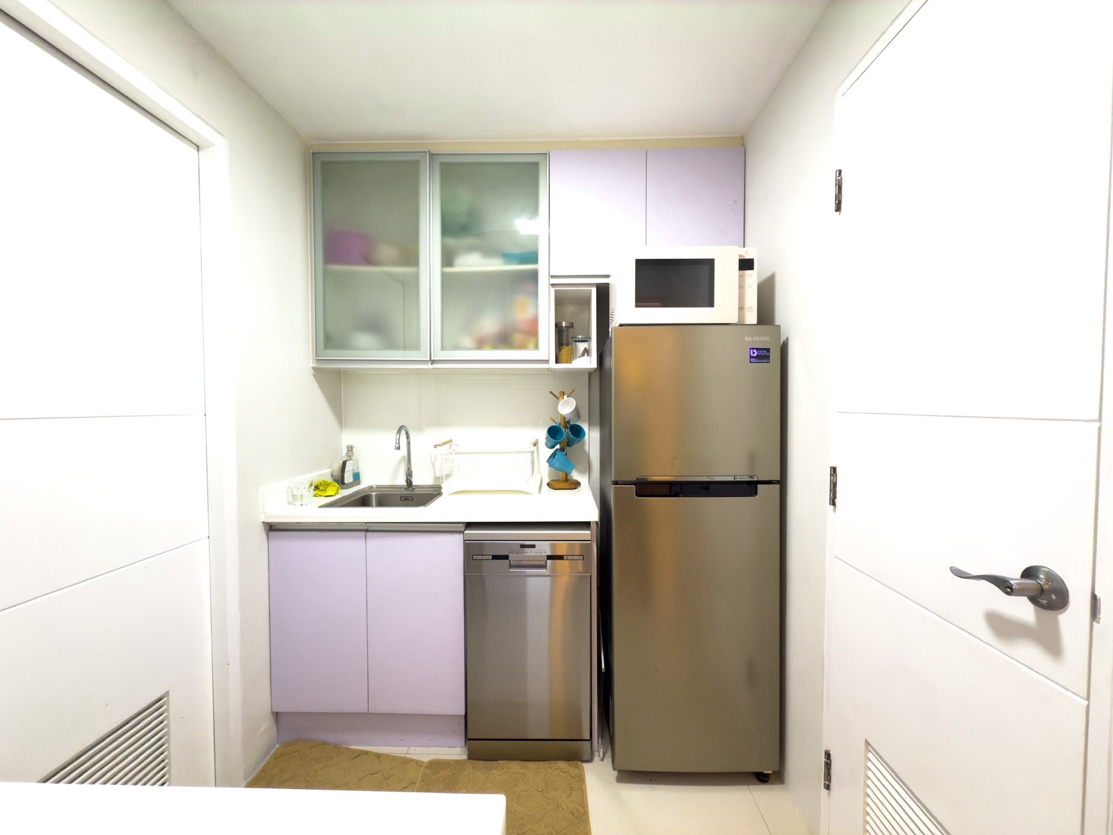 2 Bedroom for Rent in Greenbelt Hamilton Tower 1 Legaspi Makati. Property ID: FM050 — photo 12
