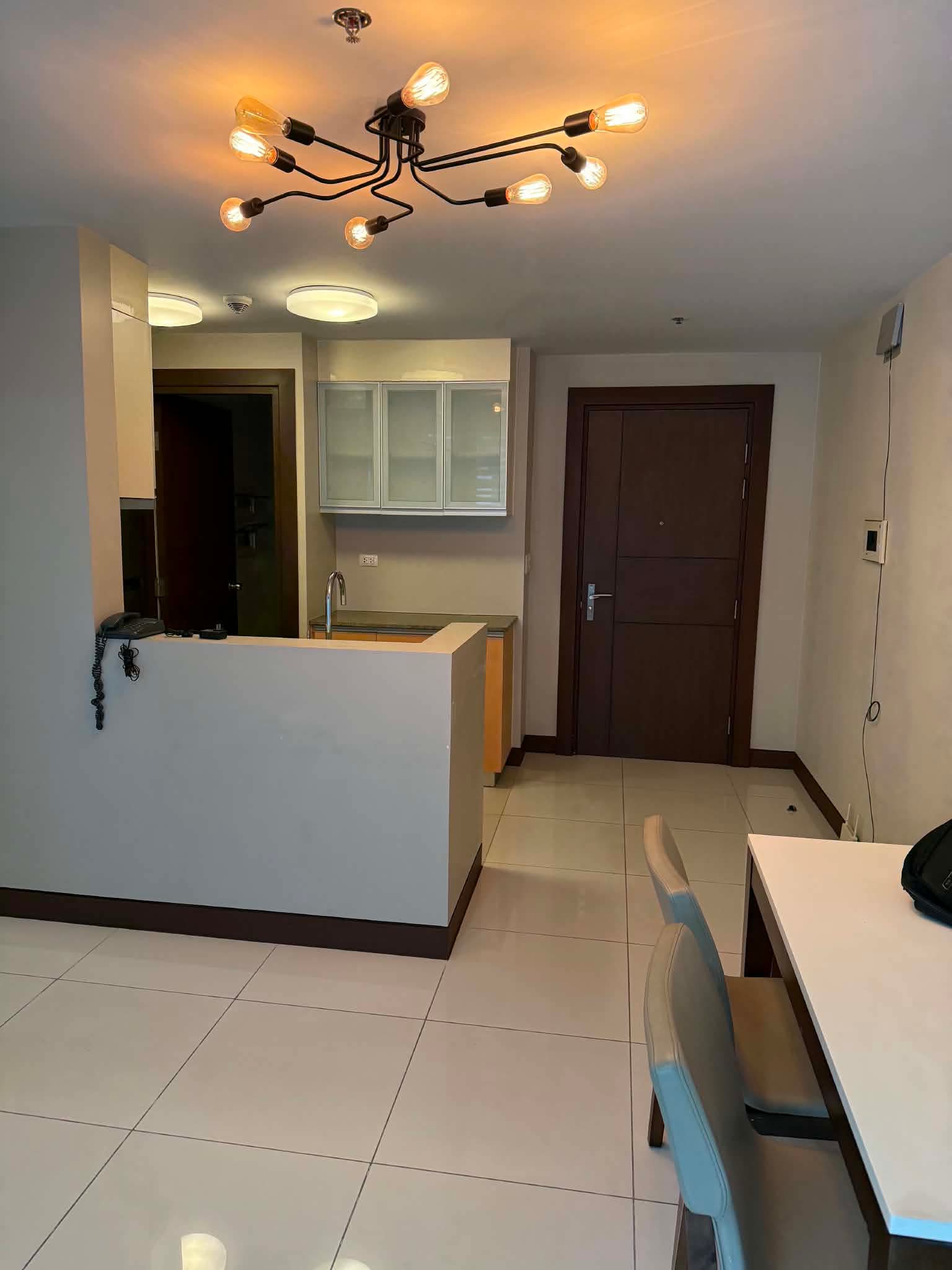 2 Bedroom in Three Central for Sale at Salcedo Village Makati City, Property ID: RB002 — photo 8