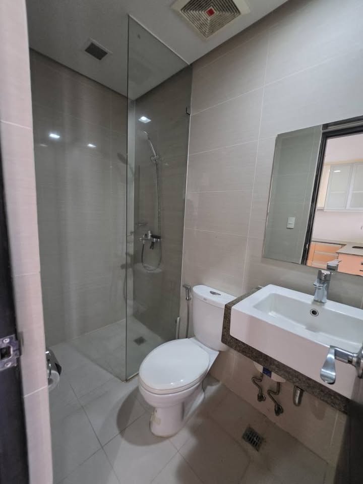Studio in Greenbelt Hamilton Tower 1 Legaspi Village Makati City Condo for Rent Property ID: RT043 — photo 9