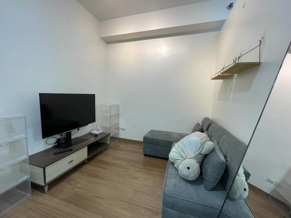 1 Bedroom in The Rise Makati City Condo for Rent Property ID: RT047 — photo 2