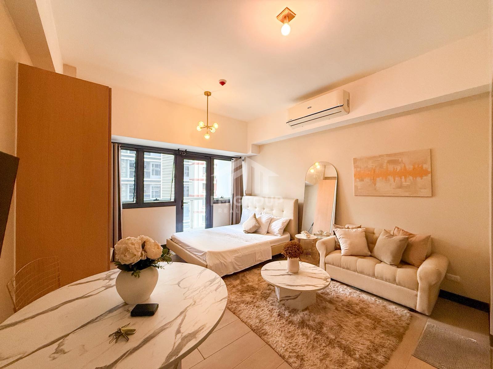 Studio for Sale in Salcedo Skysuites, Salcedo Village Makati. Property ID: FM057