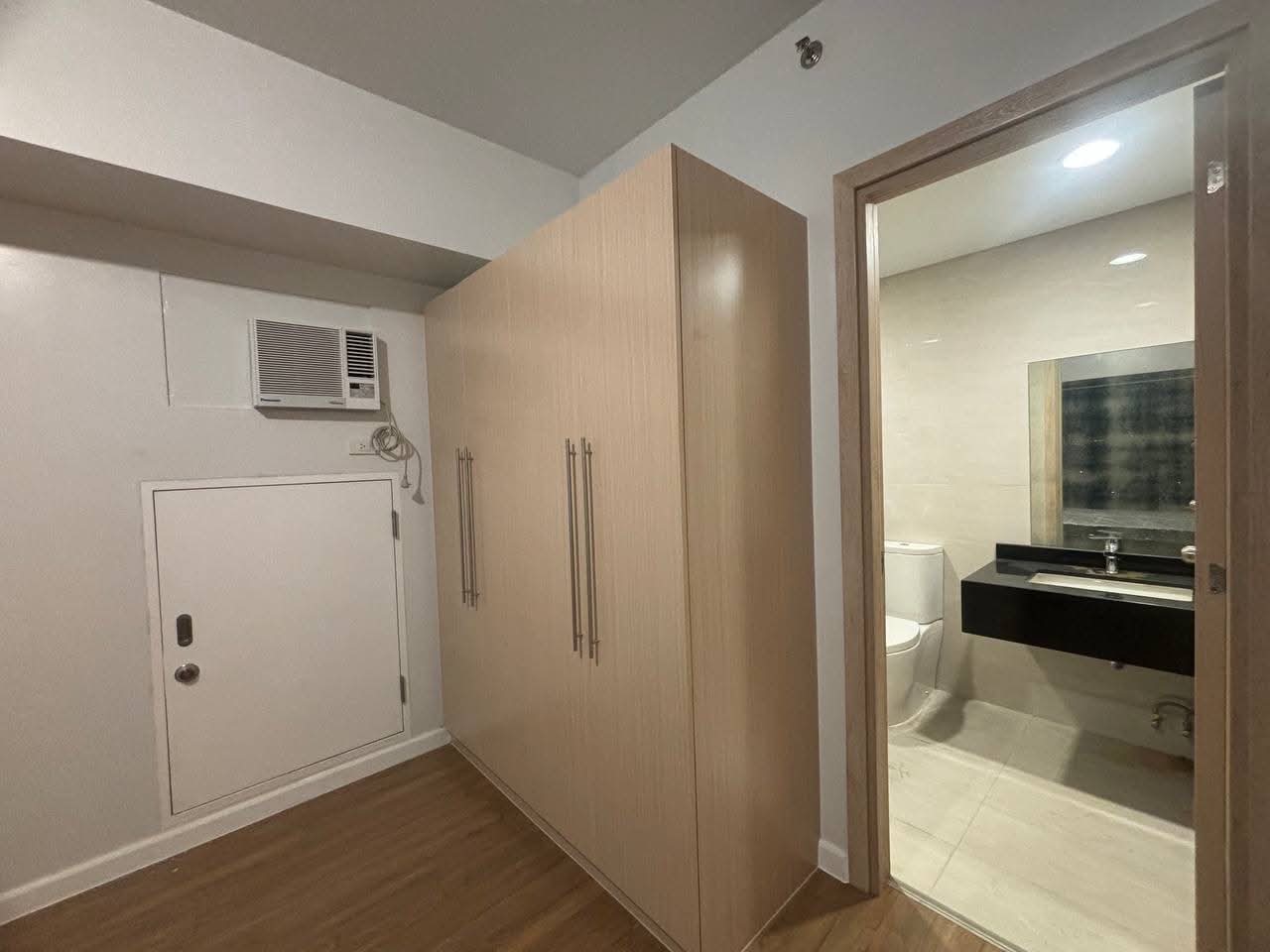 1 Bedroom For Sale in Callisto Tower 1 at Circuit Makati, Property ID: JP048 — photo 3
